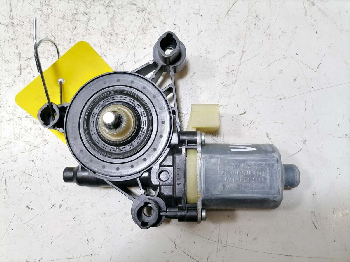 Seat Leon 5F original Fensterhebermotor vorn rechts Bj.2015